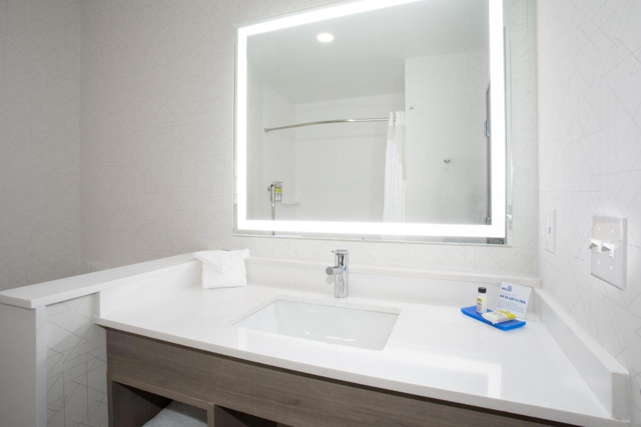 Holiday Inn Express Hotel & Suites Idaho Falls By Ihg Exterior foto