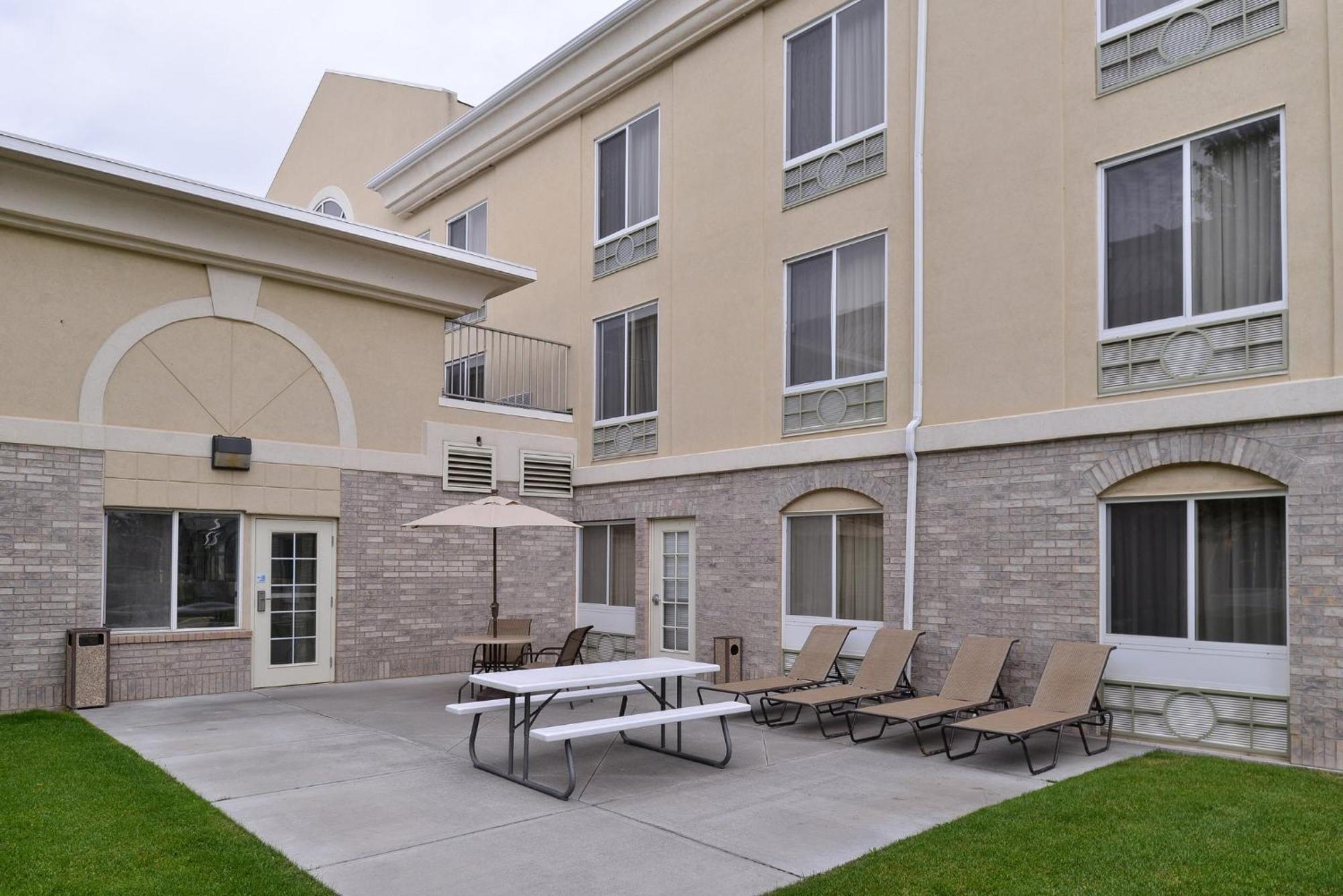 Holiday Inn Express Hotel & Suites Idaho Falls By Ihg Exterior foto