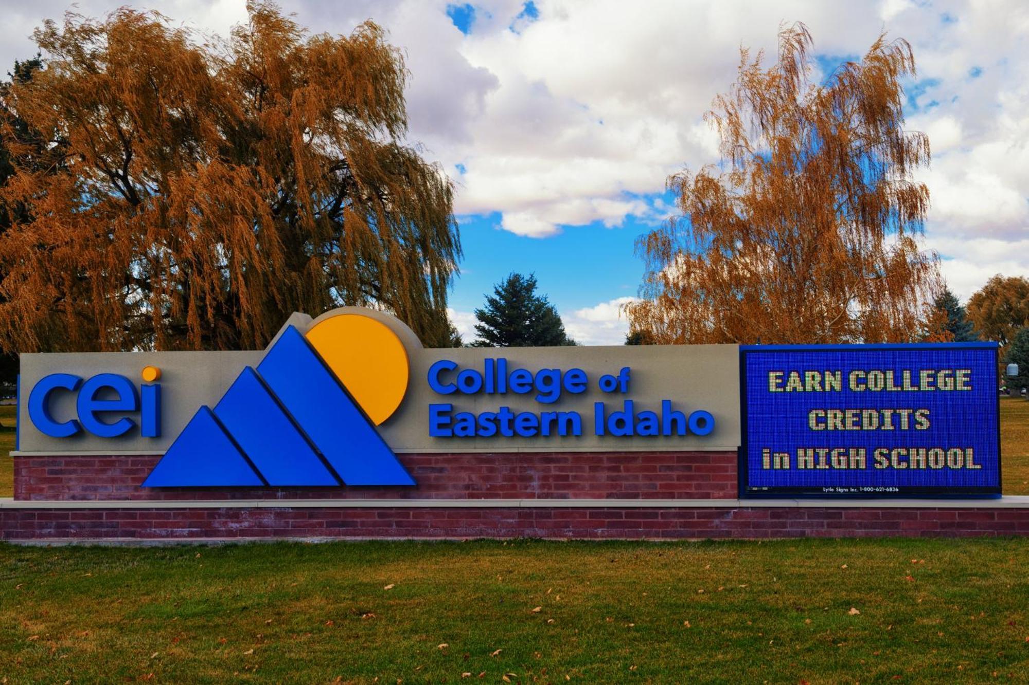 Holiday Inn Express Hotel & Suites Idaho Falls By Ihg Exterior foto