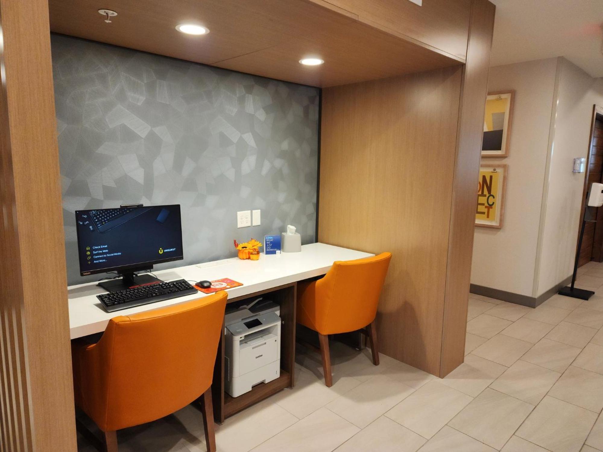 Holiday Inn Express Hotel & Suites Idaho Falls By Ihg Exterior foto